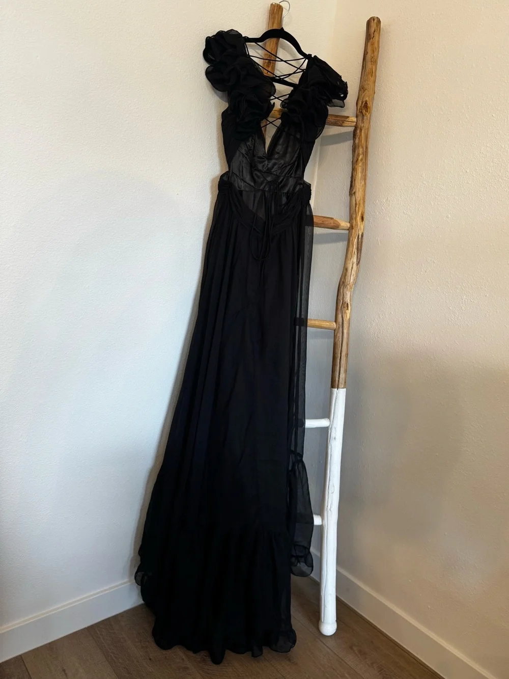 Mac Duggal Ruffled Cutout Gown Maxi Dress in Black Size 8 - Picture 9 of 14